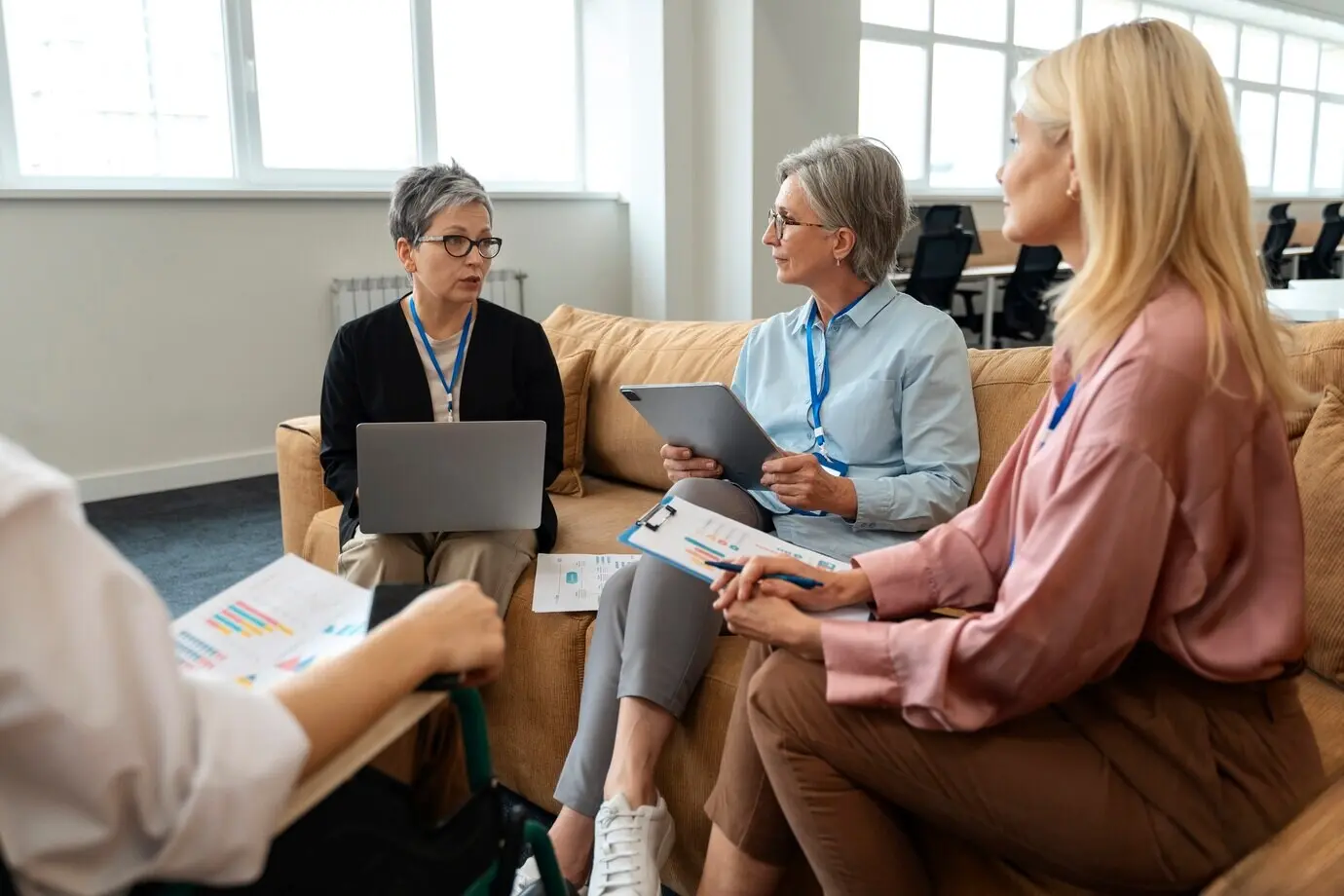 Geschäftsleute hispanischer Herkunft im mittleren Alter